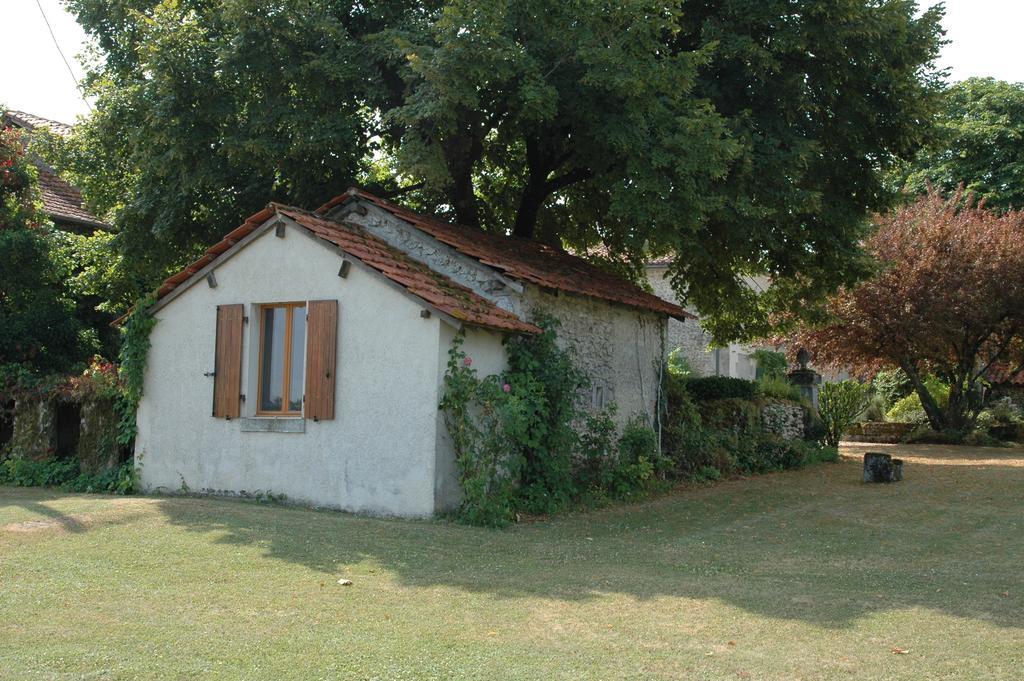 La Lunaire Bed & Breakfast Verteillac Room photo