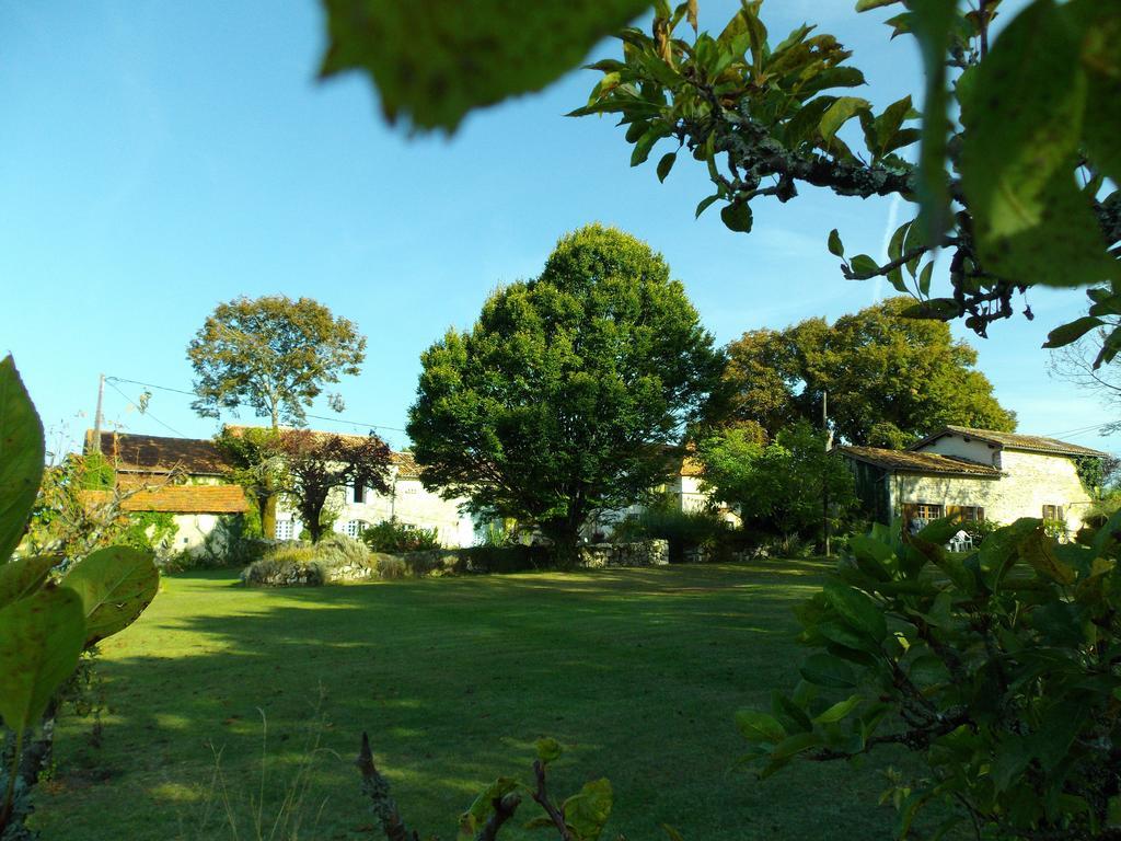 La Lunaire Bed & Breakfast Verteillac Room photo